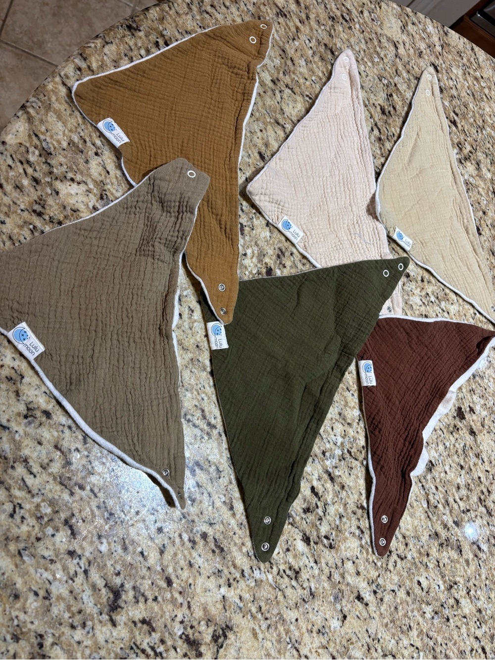 GUC Neutral Multi-Color Bandana Bib Set lulu moon